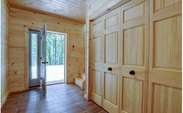 Walk-Out Basement Foyer