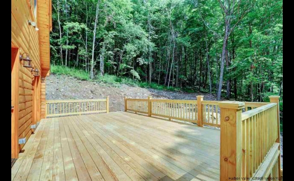 520 sq. ft. Deck